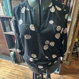 Daniel Rainn S split neck black hydrangea boho blouse